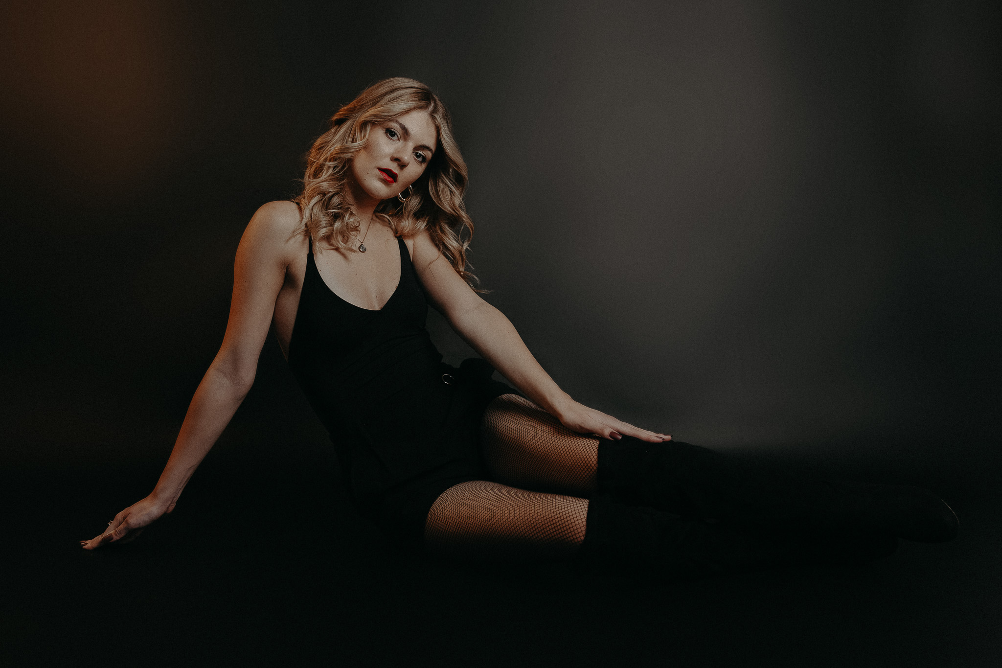 Sesja kobieca w studio: odkryj swoje piękno i pewność siebie