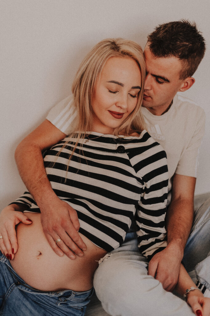 sesje ciążowe brzuszkowe domowe noworodkowe fotograf Racibórz Śląsk
