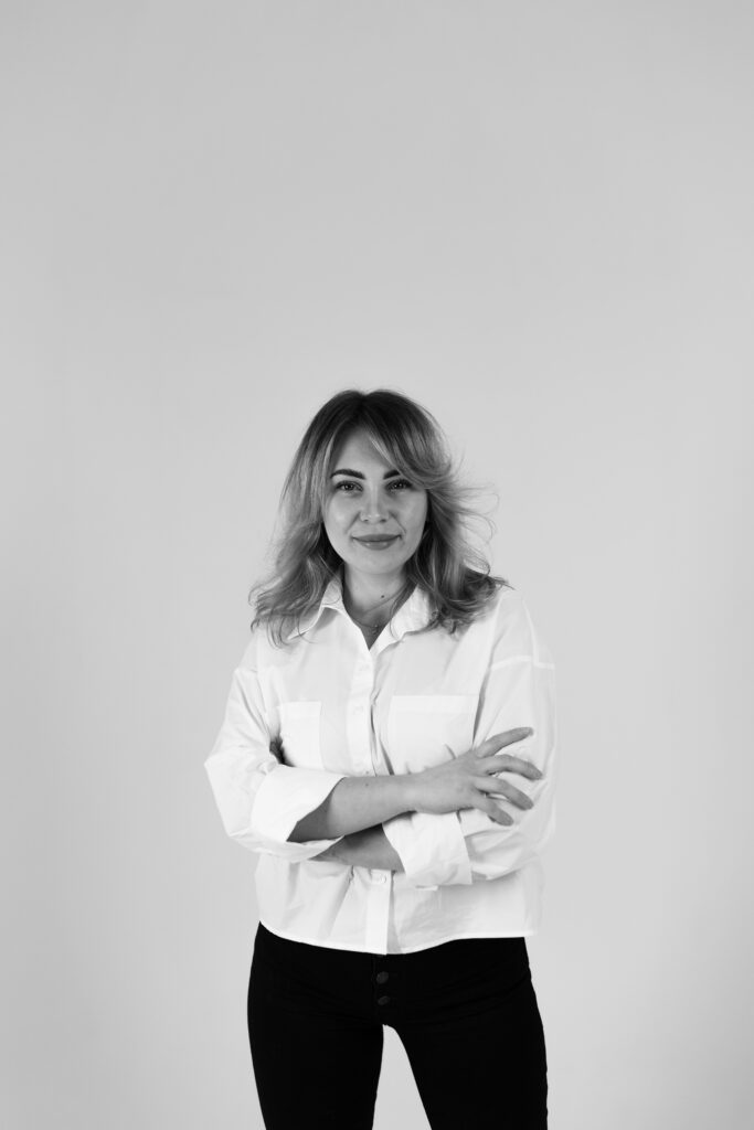 sesja biznesowa dla firm, sesja kobieca w studio, fotograf dla firm, fotograf Gliwice, fotograf Chorzów