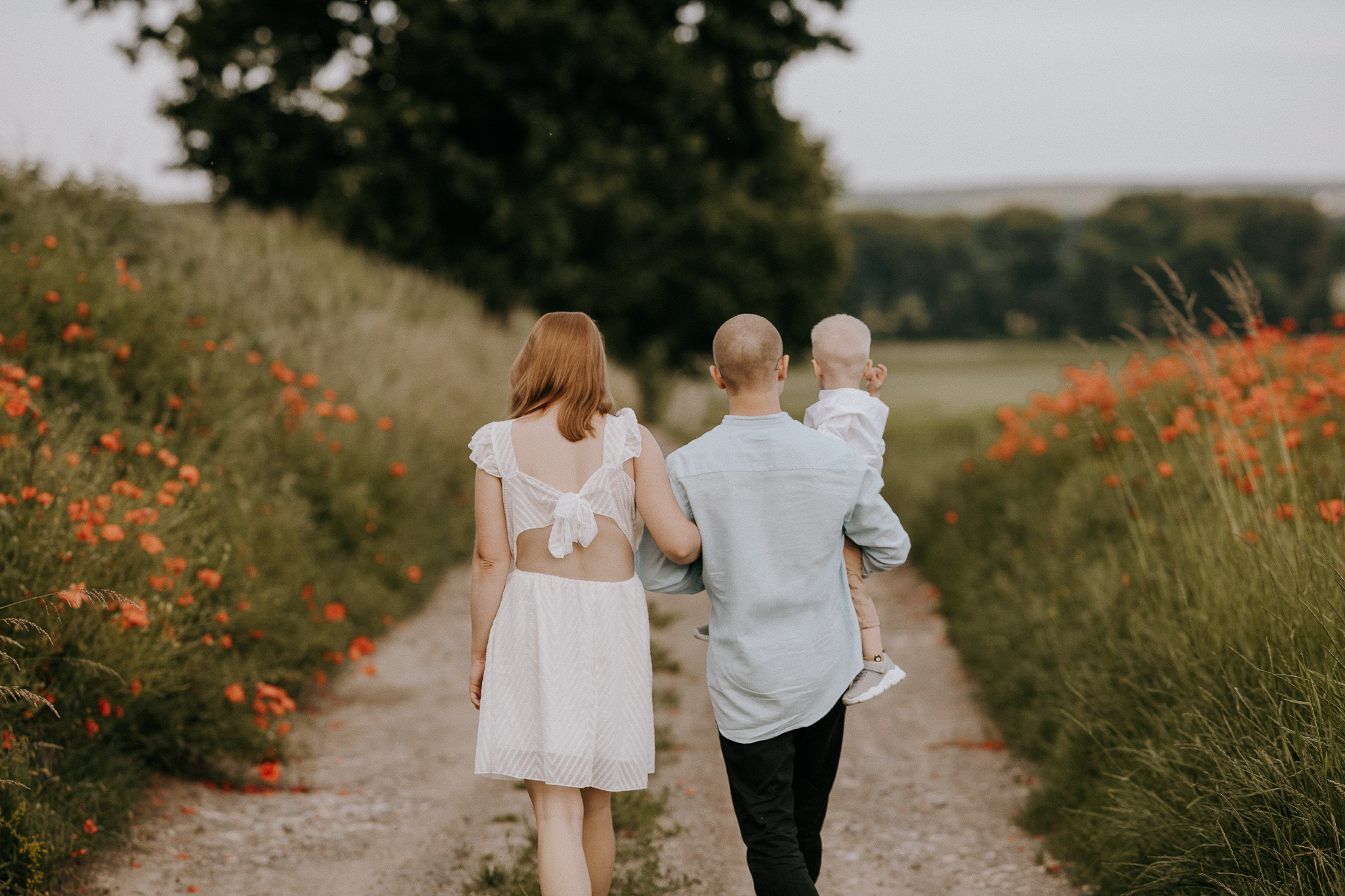 Naturalne zdjęcia bez pozowania – jak uchwycić prawdziwe emocje?  – 5 błędów, przez które masz sztuczne zdjęcia! 